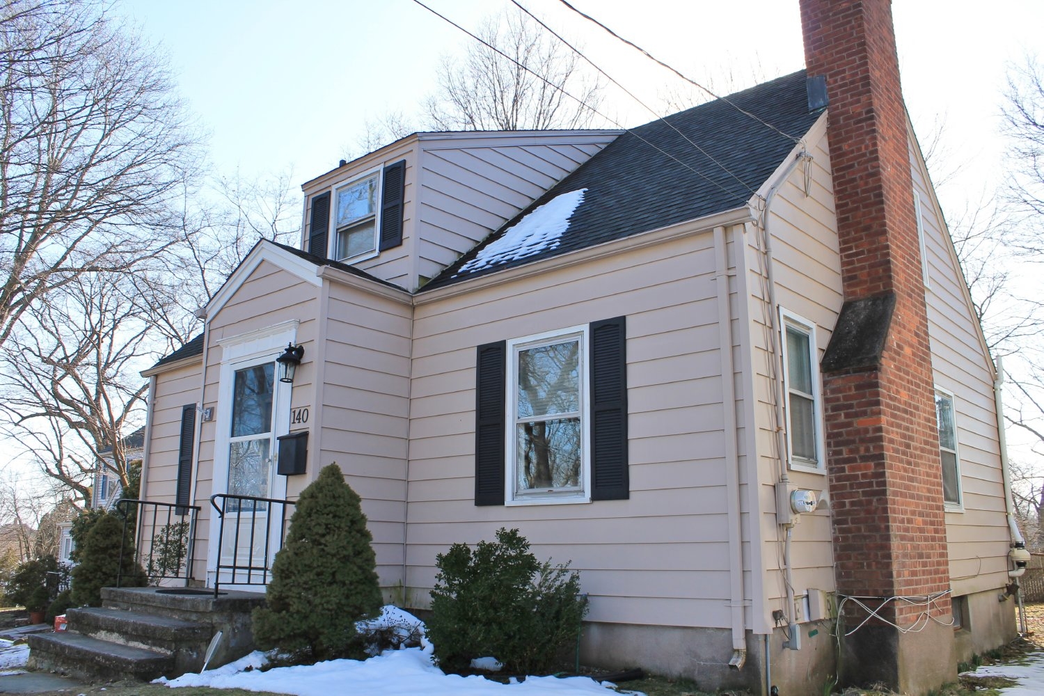 HOME FOR SALE 140 Richmond Ave, West Haven CT 06516