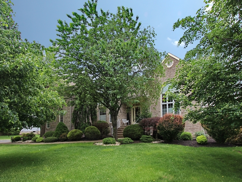 Click to enlarge 18 Briarwood Dr E Warren Twp NJ 07059 18 Briarwood Dr E Warren Twp NJ 07059