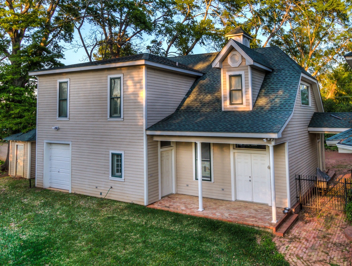 Antiques around the World Texas Hodges Hill Victorian home for sale