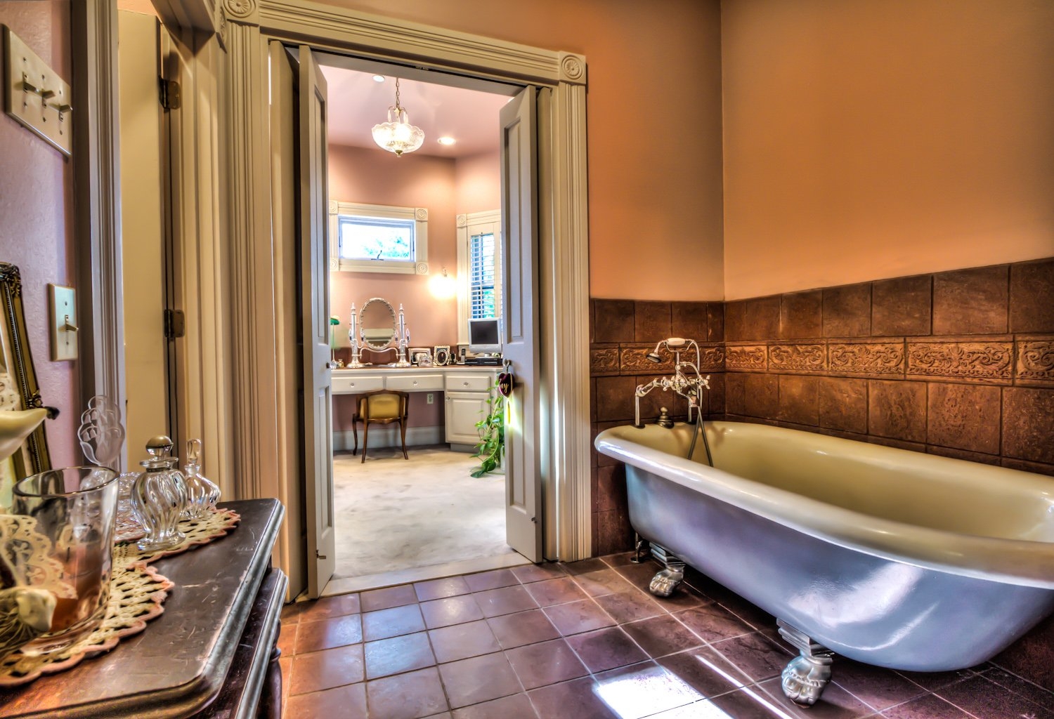 Antiques around the World Texas Hodges Hill Victorian home for sale